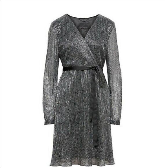 Banana Republic Pleated Metallic Faux Wrap Dress NEW Size 4 (MISSING RIBBON) - Picture 3 of 12